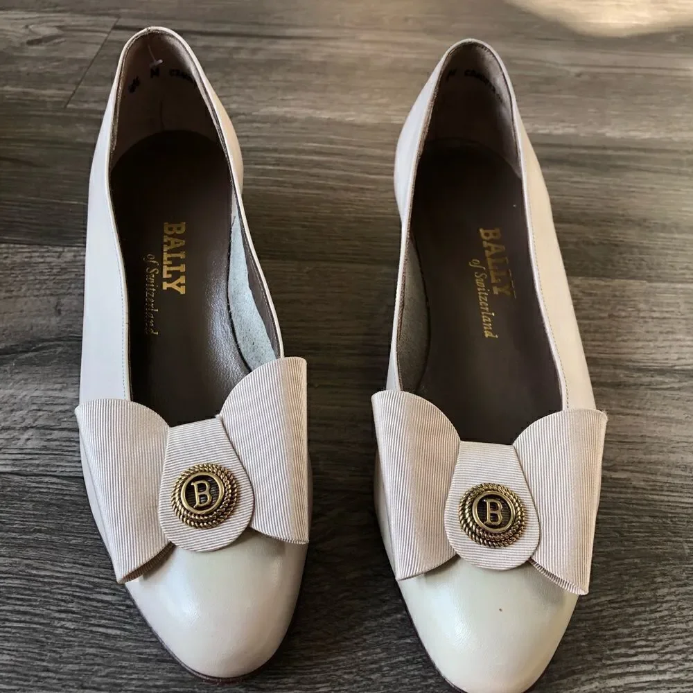 BALLY Vintage Bone Colored Leather Bow Flats